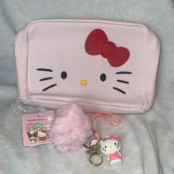 NWT’s Sanrio Hello Kitty Pink Bow Cosmetic Pouch with Pom Charm Keychain - Picture 2 of 9